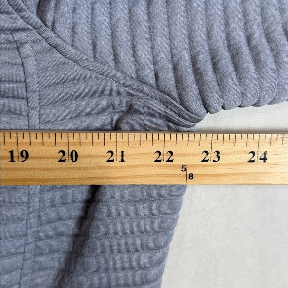 LL Bean Large Regular Gray Ribbed Airlight Snap Button Pullover Sweater - Picture 5 of 6